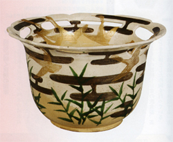 尾形乾山 「色絵芦雁図透鉢」（出光美術館蔵）　