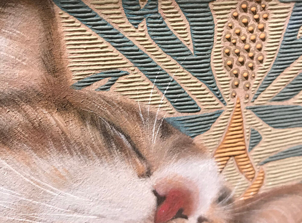 拡大:猫のふわふわの毛も、背景も驚くべき精細さで描かれています。