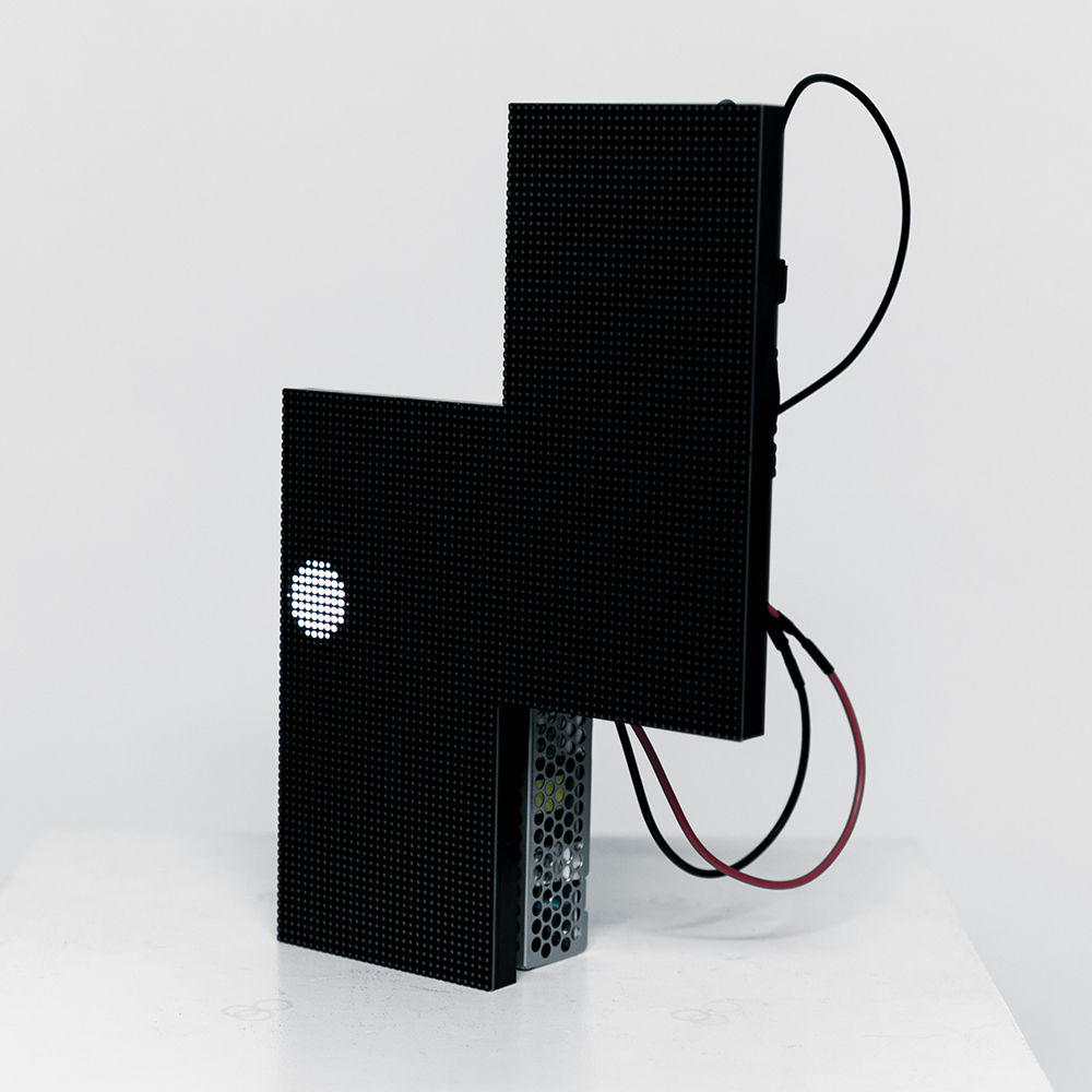 CONTEXT Art Miami 2022 に出展いたします。

MASARU OZAKI は、体験の一部として物理環境と拡張環境を組み合わせた複合現実 (Mixed Reality) と、ガラスケース内でプロジェクション マッピングを使用する物理拡張彫刻の第一人者です。

立体物と光による、いわゆる彫刻でも単なるイルミネーションでもない、個性豊かな「光の彫刻」を発表。 誰も見たことのない作品を発表しますので、ぜひ実際に作品をご覧ください。